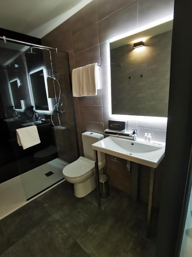 אורחיי Stark Hotel מראה חיצוני תמונה
